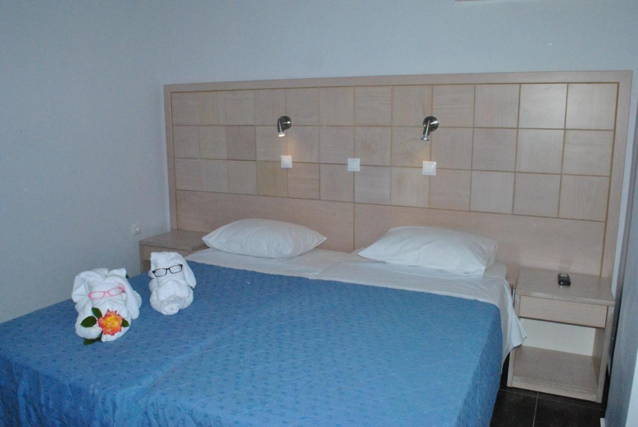 טולון Hotel Aris מראה חיצוני תמונה
